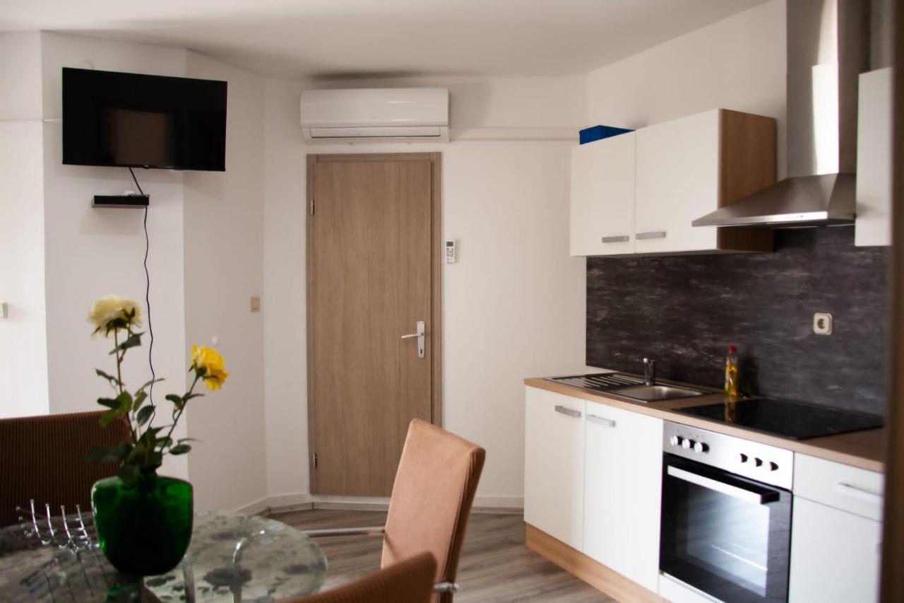 Amber In The Centar Apartment Kastela Exterior photo